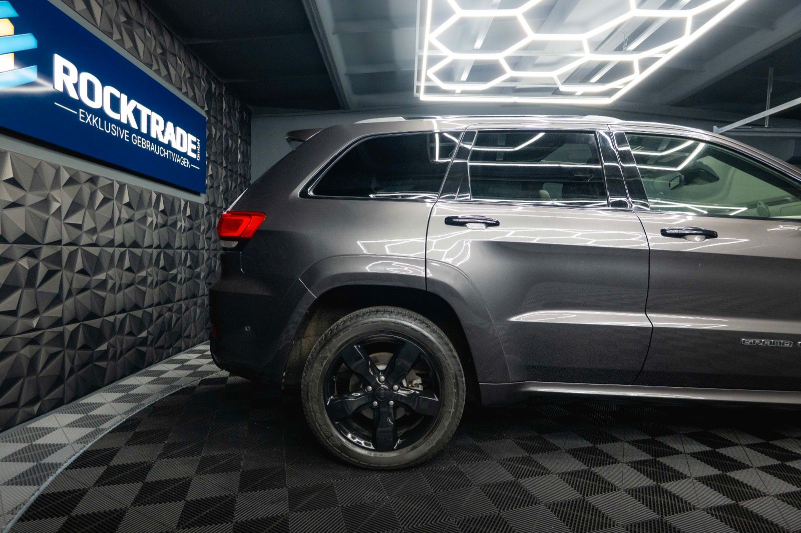 Fahrzeugabbildung Jeep Grand Cherokee 5.7 V8 SRT OVERLAND *Pano*ACC*19%