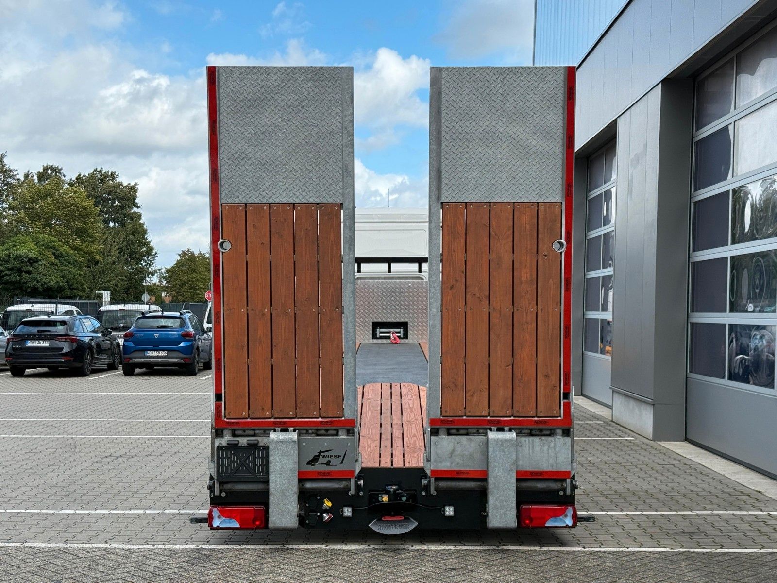 Fahrzeugabbildung MAN TGS 35.520 8x2H Maschinentransporter Funk* Seil*