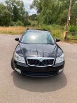 Skoda Octavia - Skoda Octavia aus 2012 mit Diesel-Antrieb: Kombi