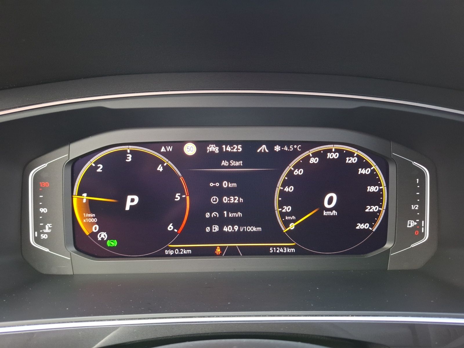 Fahrzeugabbildung Volkswagen Tiguan Allspace TDI R-Line DSG 4M Matrix Navi Pa