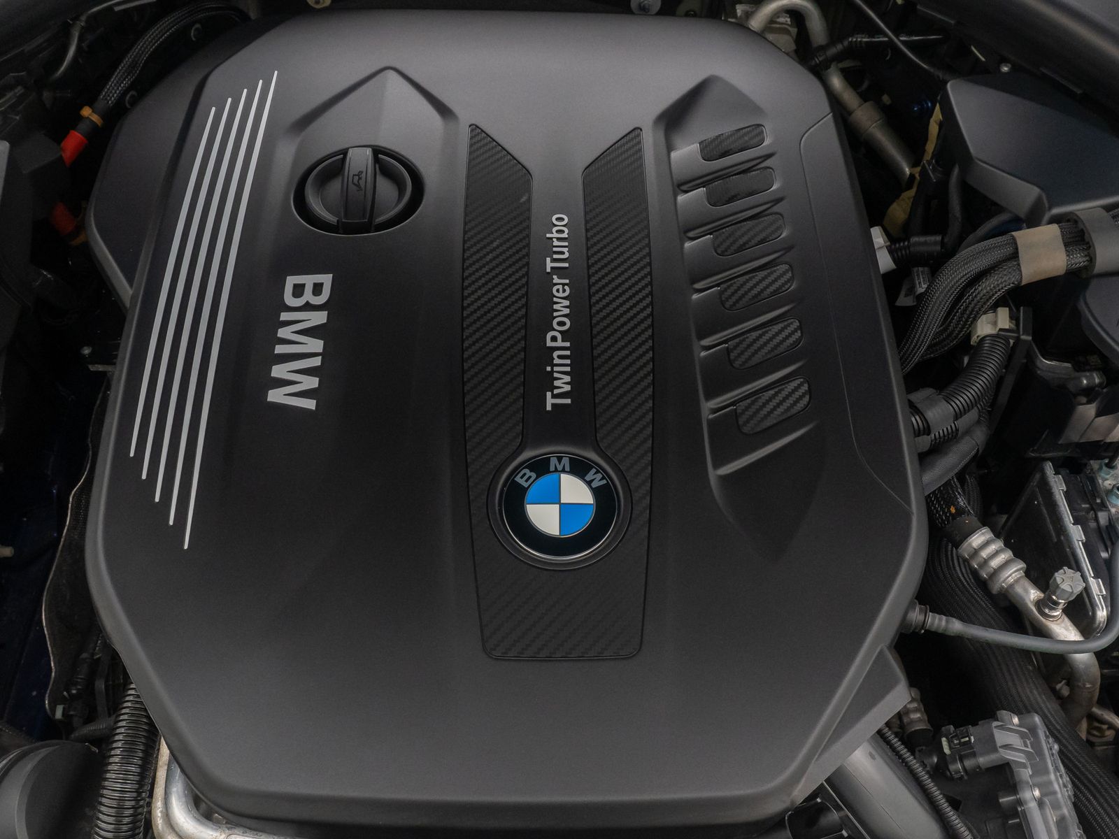 Fahrzeugabbildung BMW 330d M Sport Panorama HUD DAB Laser HiFi AHK