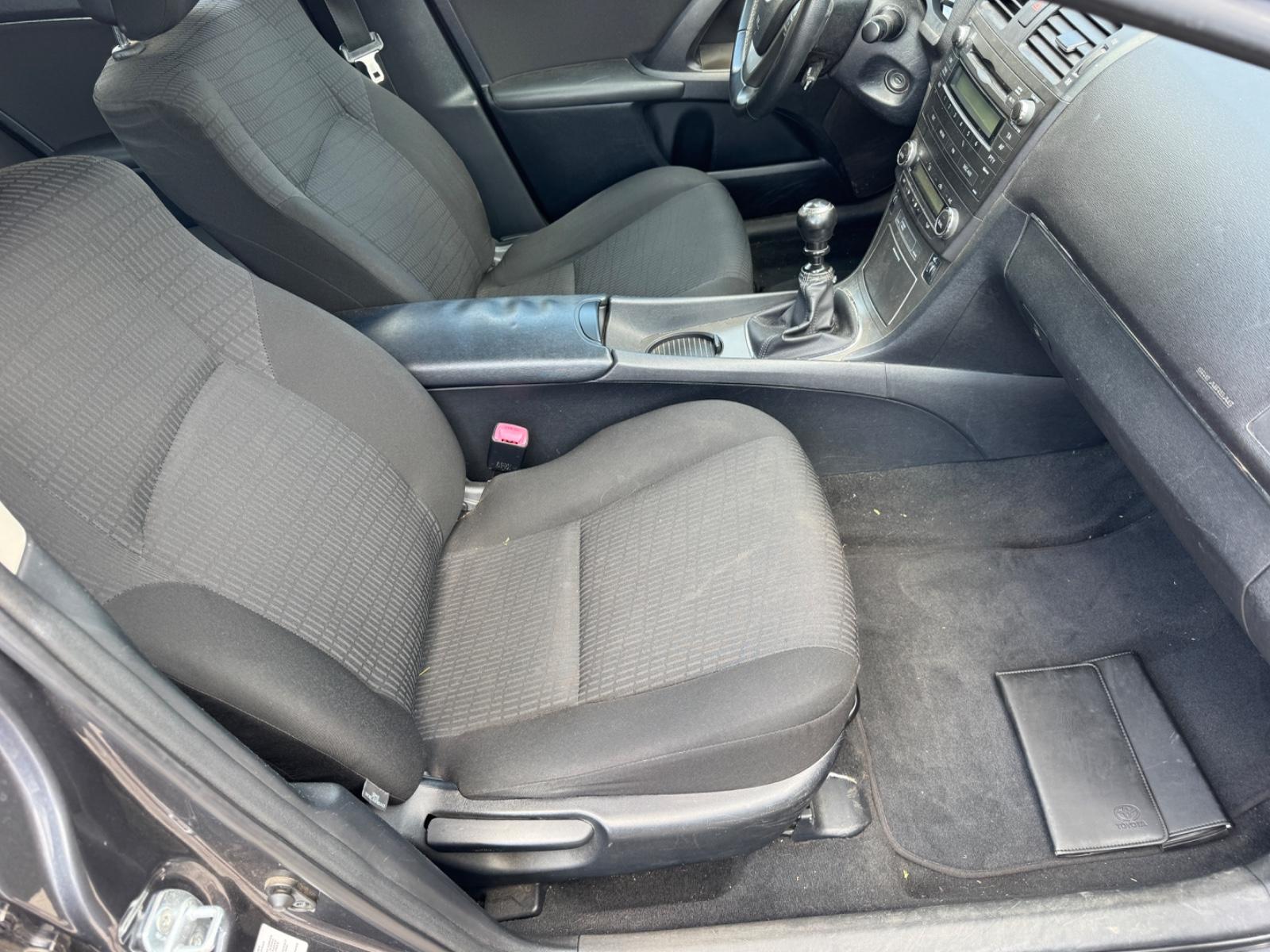 Toyota Avensis 2010 — photo 5