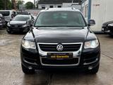 Volkswagen Touareg V6 TDI Klima Leder Automatik Navi PDC SH - Volkswagen Touareg aus 2007: TDI