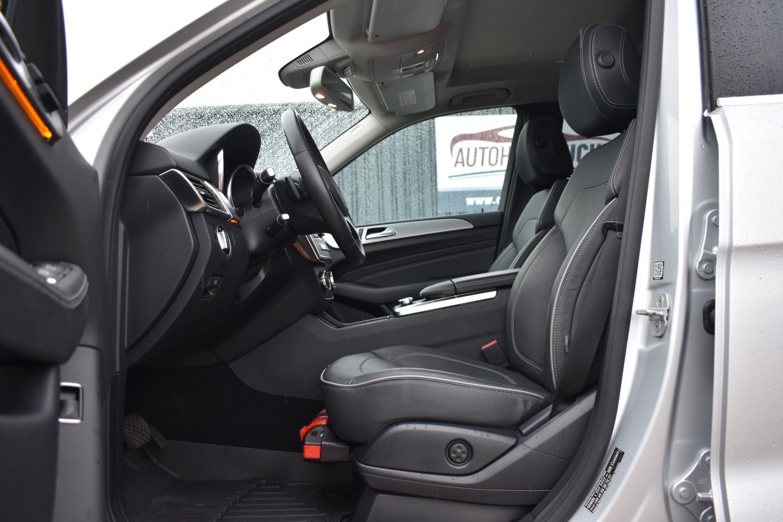 Fahrzeugabbildung Mercedes-Benz ML 350 CDI BlueTec 4Matic AHK/PANO/DISTRONIC