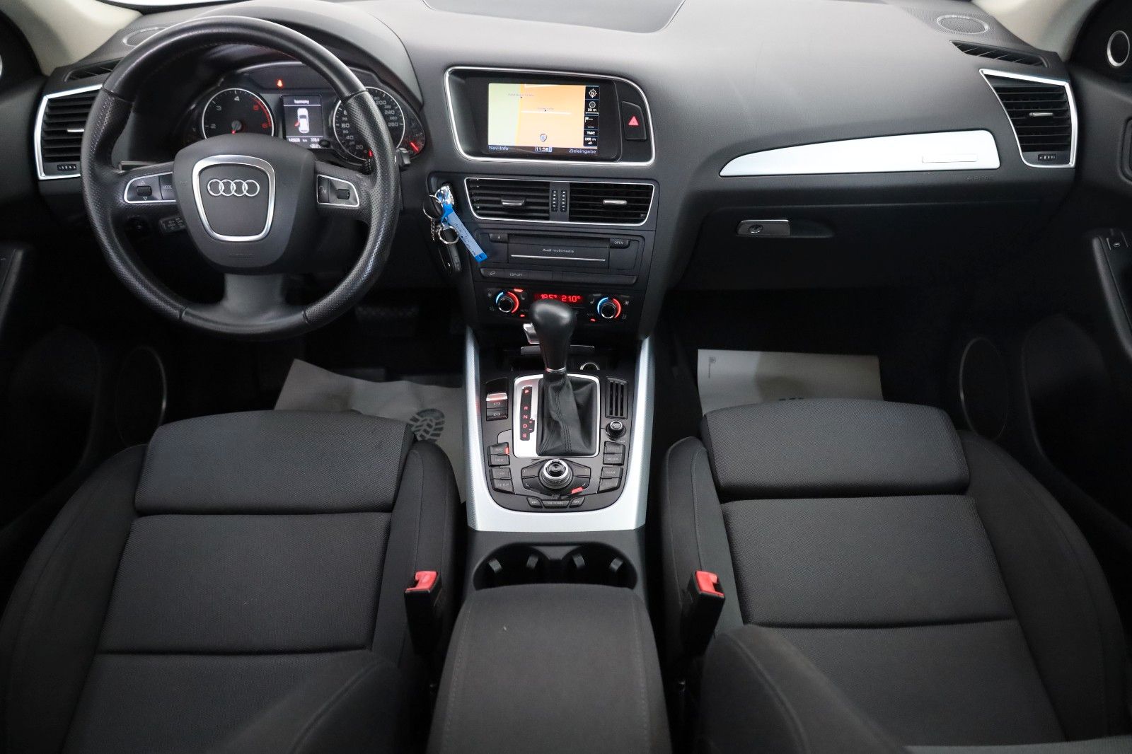 Fahrzeugabbildung Audi Q5 3.0 TDI  quattro,Navi,SH,Xenon,B&O,8xAluräder