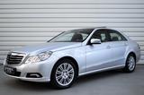 Mercedes-Benz E 350 4Matic Elegance+Keyless+Panodach+Totwinkel - Mercedes-Benz E 350 mit Benzin-Antrieb