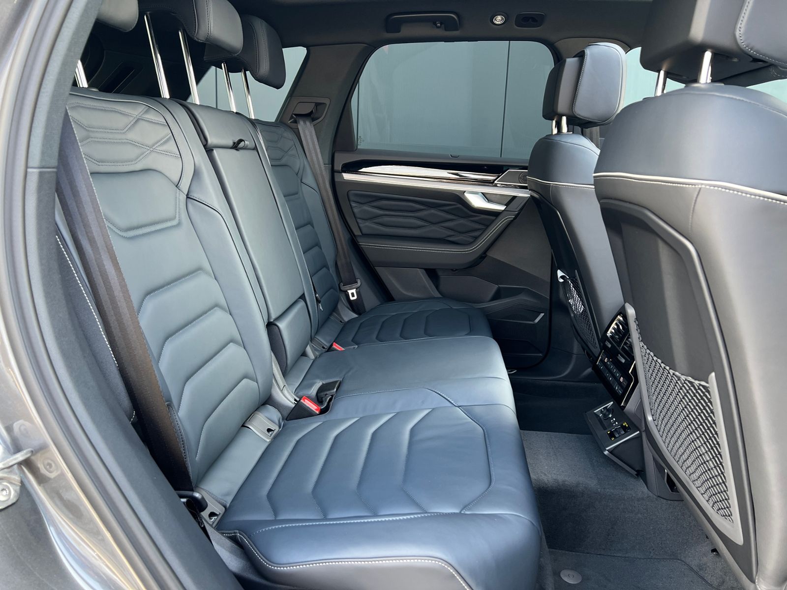 Fahrzeugabbildung Volkswagen Touareg R-Line FINAL EDITION V6 TDI SCR 4MOTION
