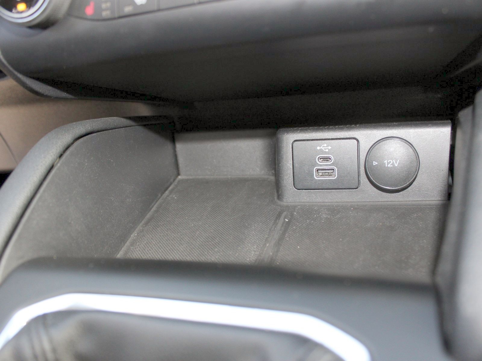 Fahrzeugabbildung Ford Kuga Titanium 1,5 EcoBoost Start/Stopp