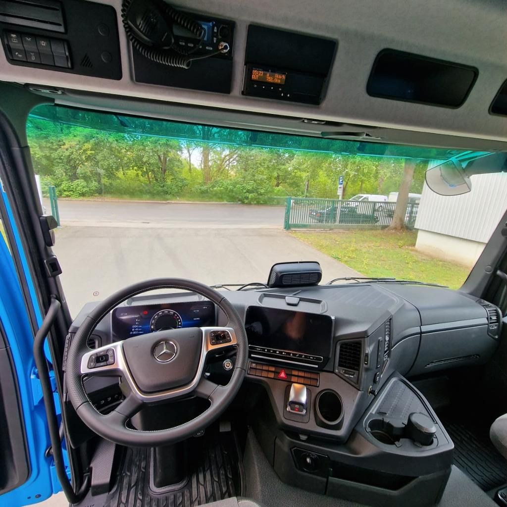 Fahrzeugabbildung Mercedes-Benz Arocs 3245 K 8x4/4 Bordmatik,Rollplane
