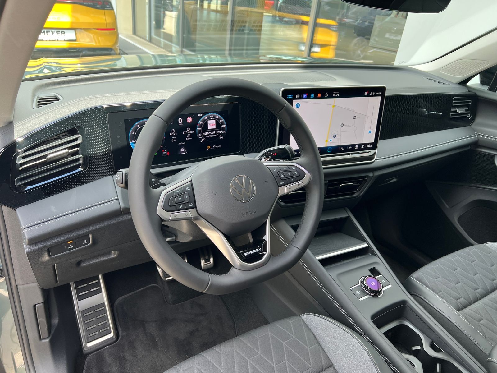 Fahrzeugabbildung Volkswagen Tiguan  Energy 1.5 eTSI DSG *AHK,AreaView,Navi,E