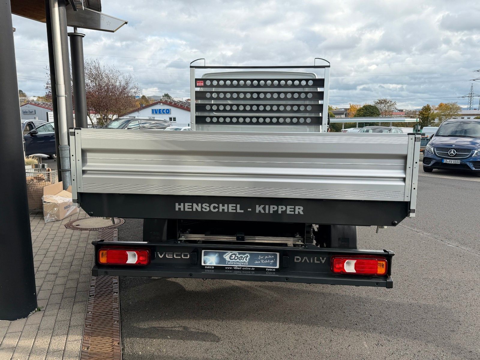 Fahrzeugabbildung Iveco Daily 35S14 A8*R3.450mm*Automatik*Kamera*3Sitze*