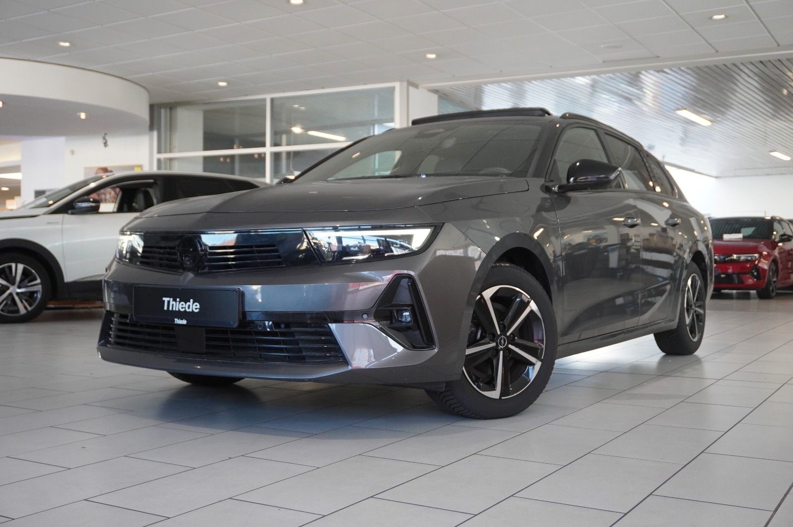 Fahrzeugabbildung Opel Astra L ST 1.2T GS SPORT NAVI/LED/360°/PANO/HUD