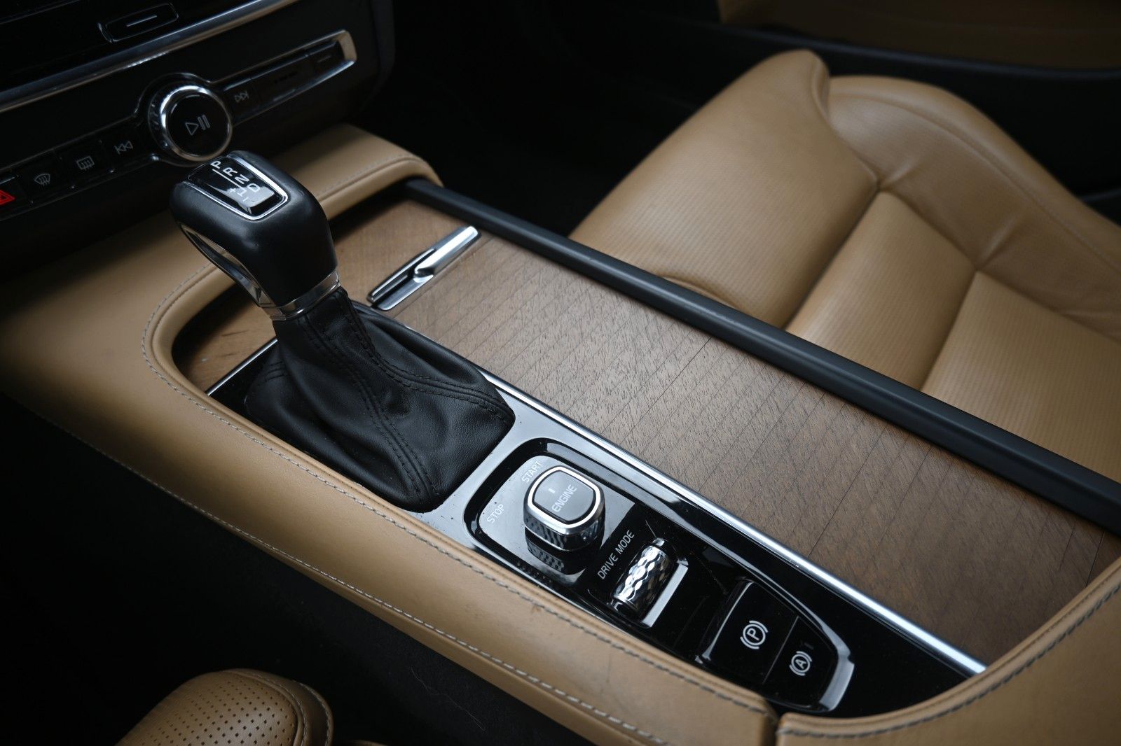 Fahrzeugabbildung Volvo V90 D5 Inscrip* AWD*360°*MASS*LUFT*NAV*MIETKAUF