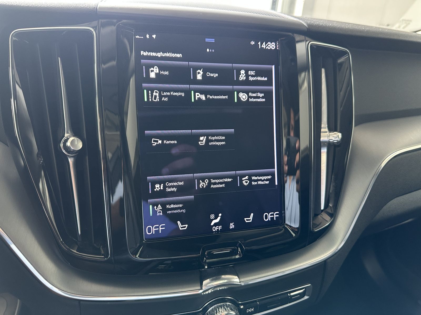 Volvo XC60 T6 R Design Expression AWD Pano AHK ACC  foto 18