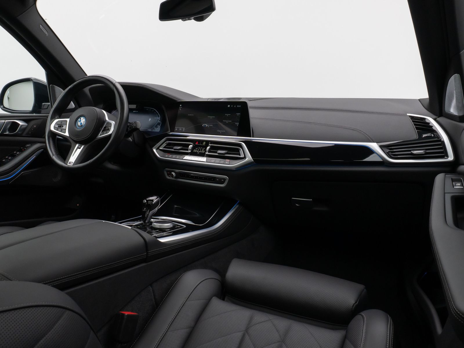 Fahrzeugabbildung BMW X5 xD45e M Sport Panorama Laser 360°HUD DAB B&W