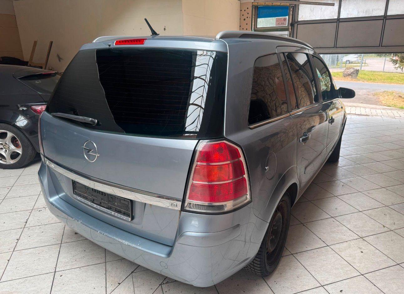 Opel Zafira 2006 — engine 140 HP (103kW)