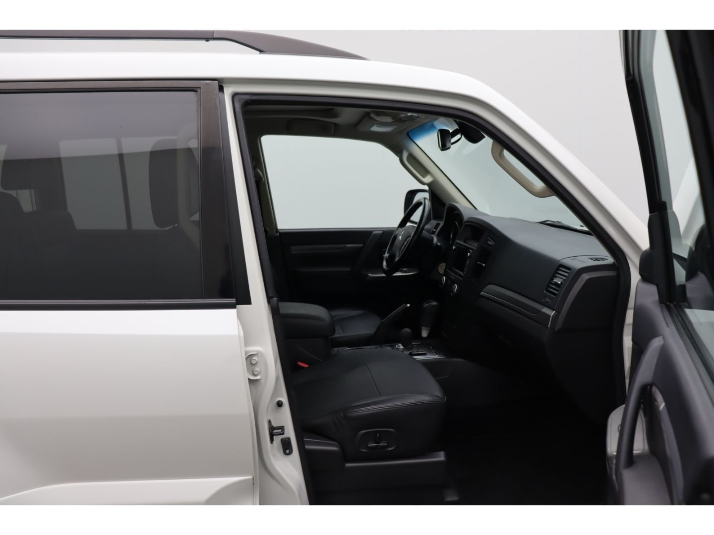 Fahrzeugabbildung Mitsubishi Pajero 3.2 DI-D Edition 30 7-Sitzer