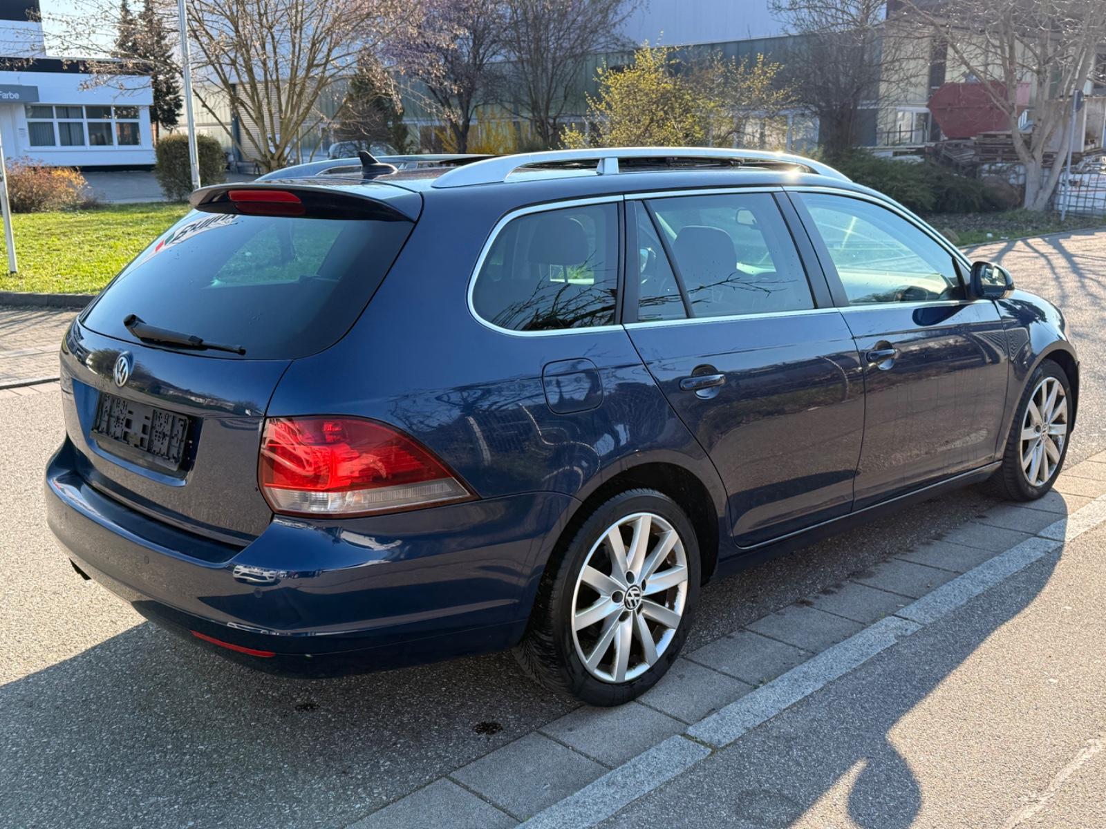 Volkswagen Golf 2012 — engine 1.390 cm³, 122 HP (90kW)
