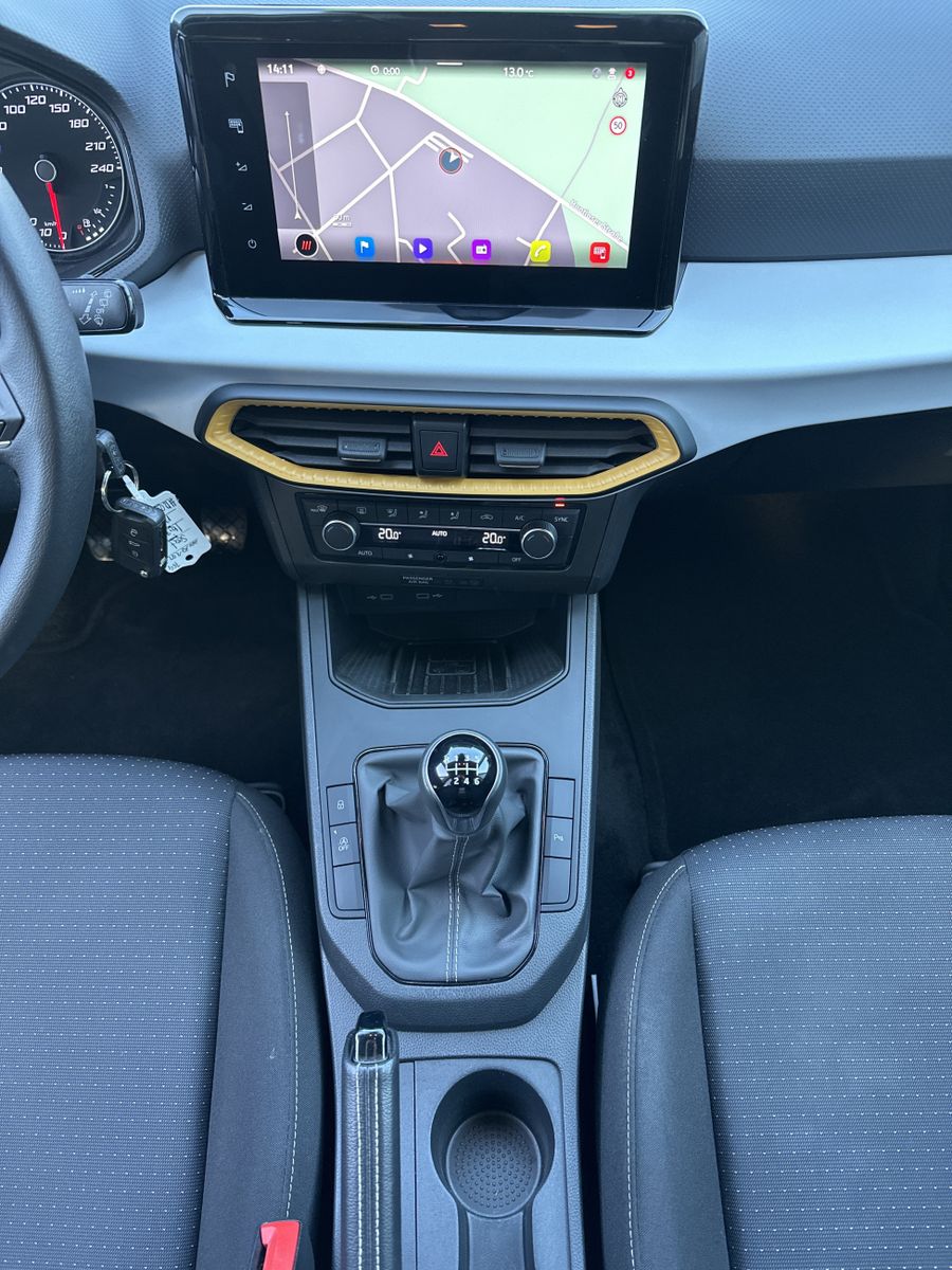 Fahrzeugabbildung SEAT Ibiza 1.0 TSI Style 5-Türer NAV+LED+CARPLAY+1HD