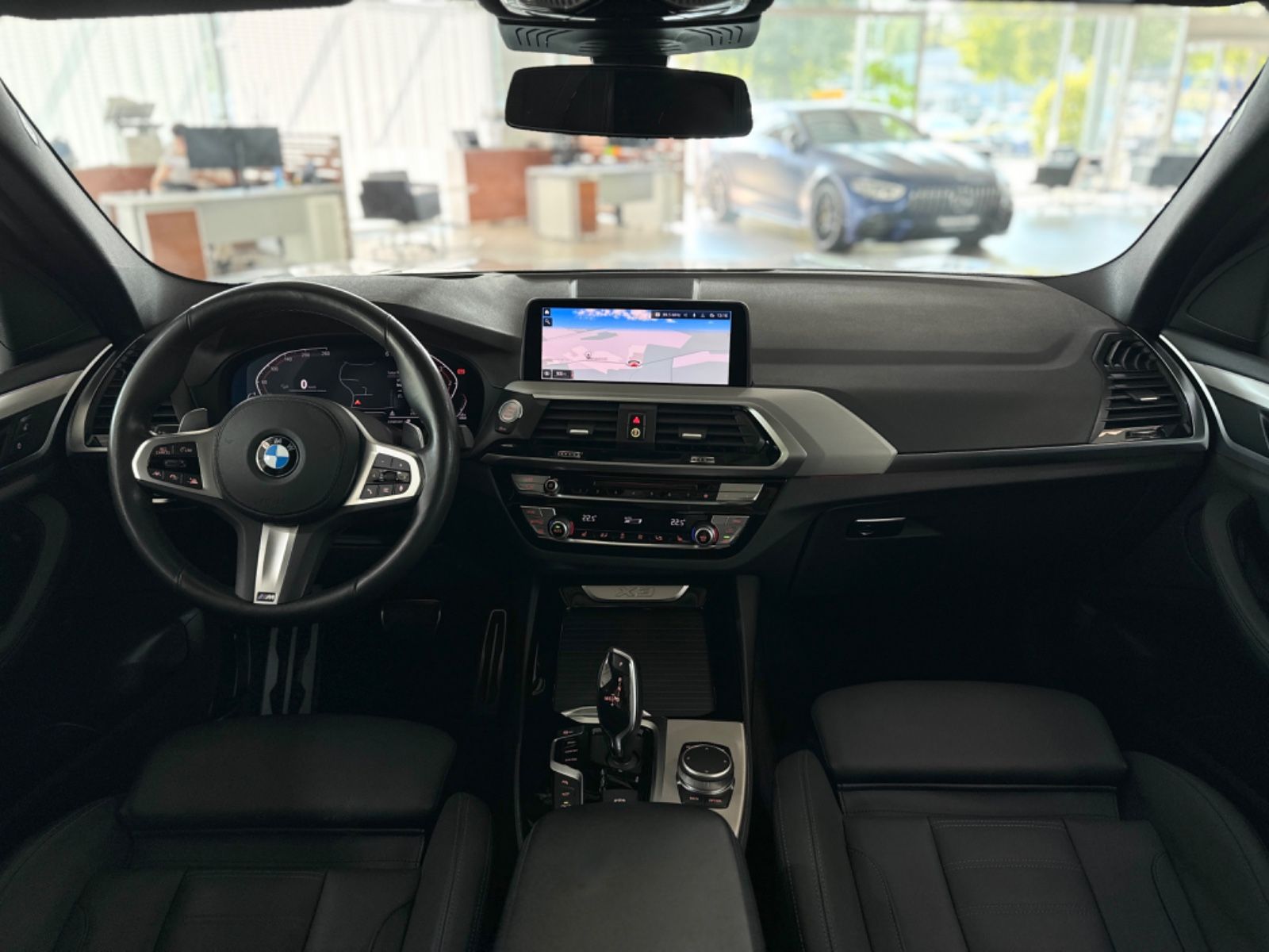 Fahrzeugabbildung BMW X3 xD30d M Sport 360° HUD HiFi Komfort Panorama