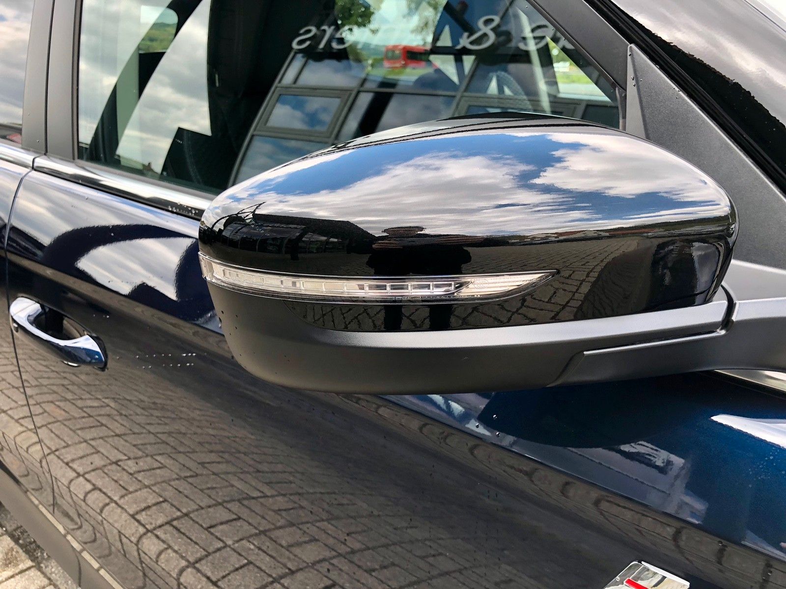 Fahrzeugabbildung KGM KORANDO+BLACKLINE+AMBIENTE+KAMERA+SH+LED++++++++