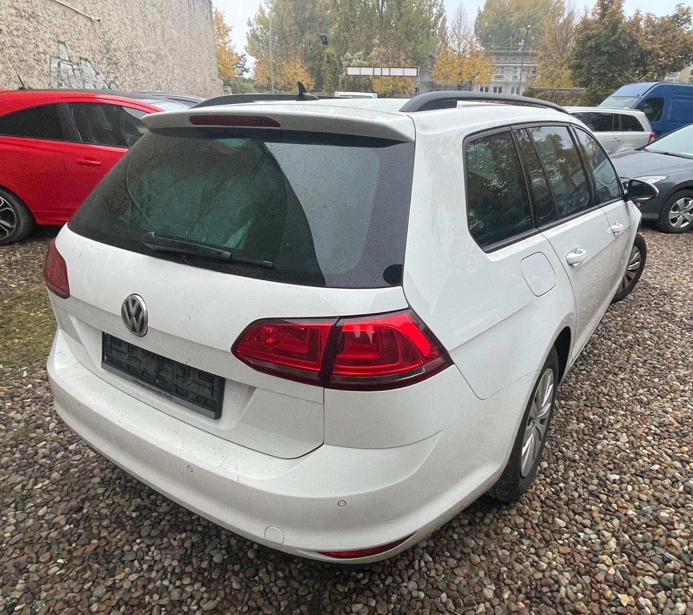 Volkswagen Golf 2015 — engine 1.598 cm³, 110 HP (81kW)
