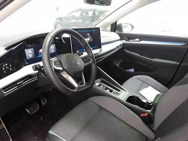 Fahrzeugabbildung Volkswagen Golf 1.5 eTSI DSG GOAL MATRIX NAVI AHK GJR
