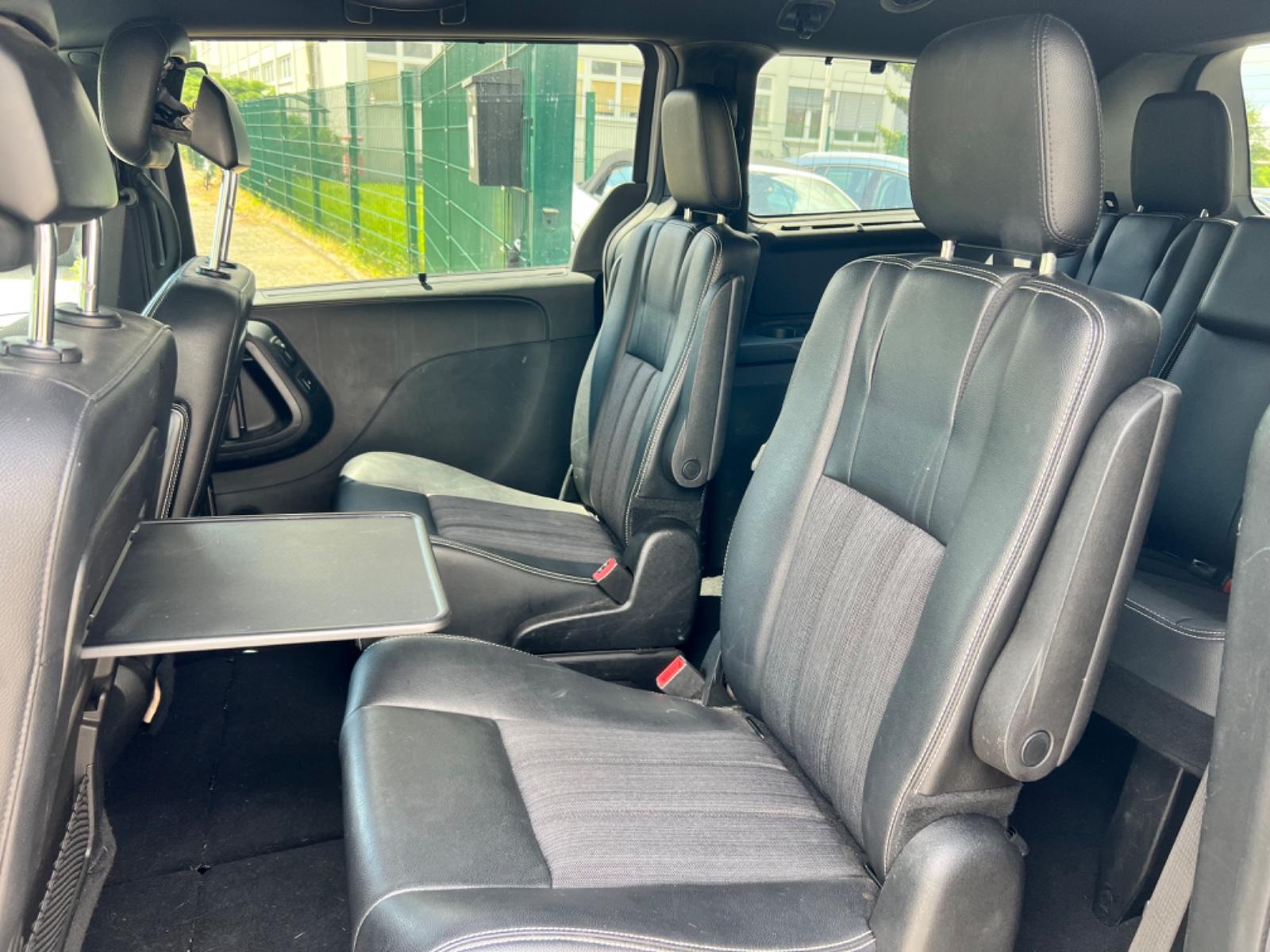 Lancia Voyager S 2.8 CRD 177 ch BVA – 7 Places – 1ère Main – Stow'n Go – Portes Électriques