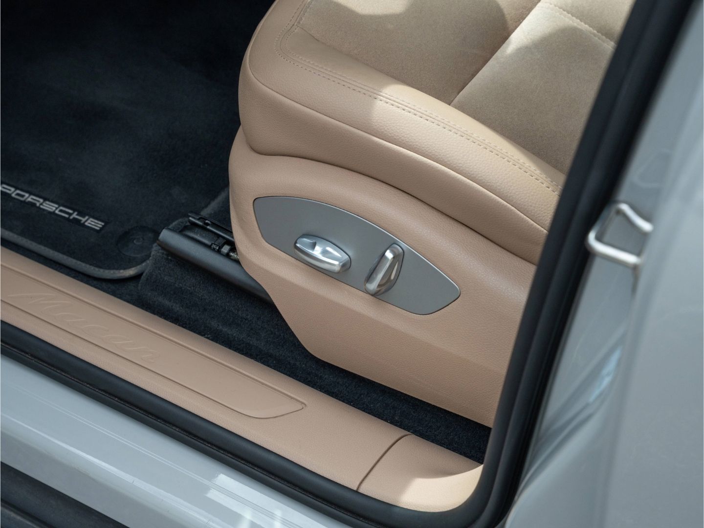 Porsche Macan Panorama Dachsystem Rückfahrkamera DAB foto 21
