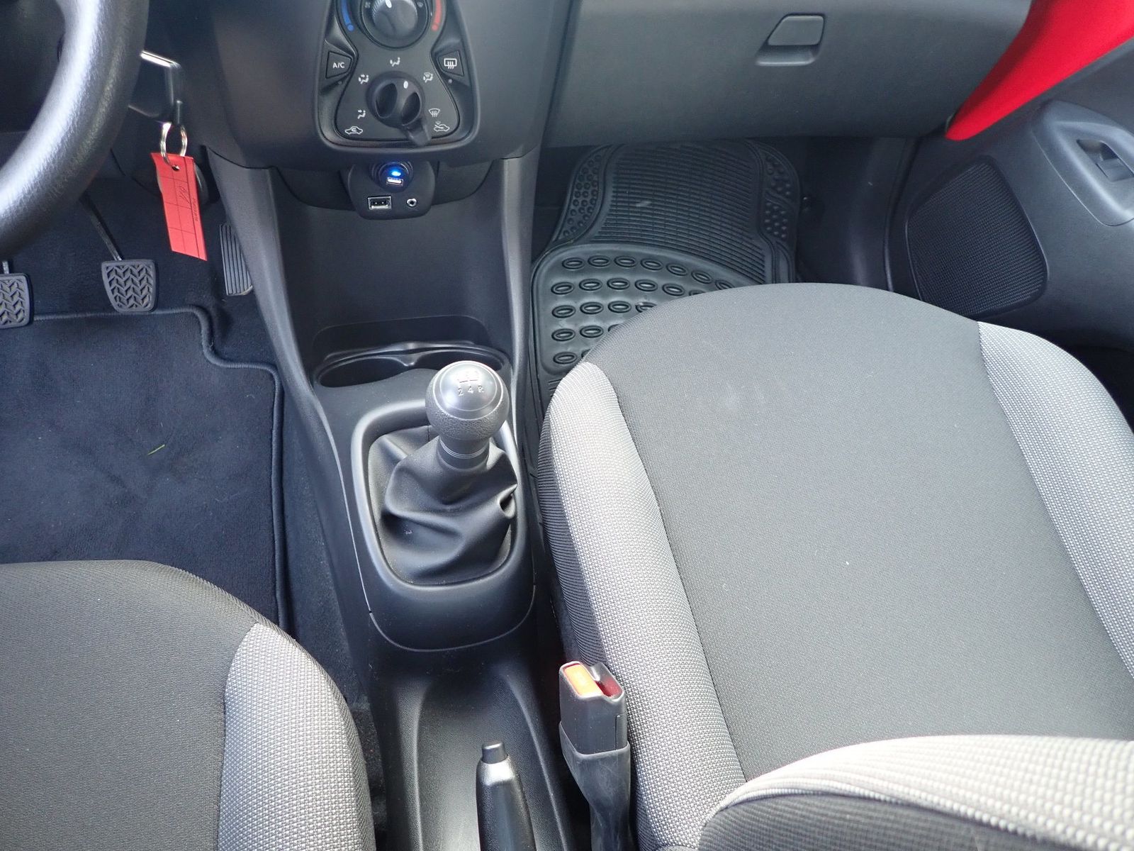 Fahrzeugabbildung Toyota Aygo X-BUSINESS/KLIMA/WKR/