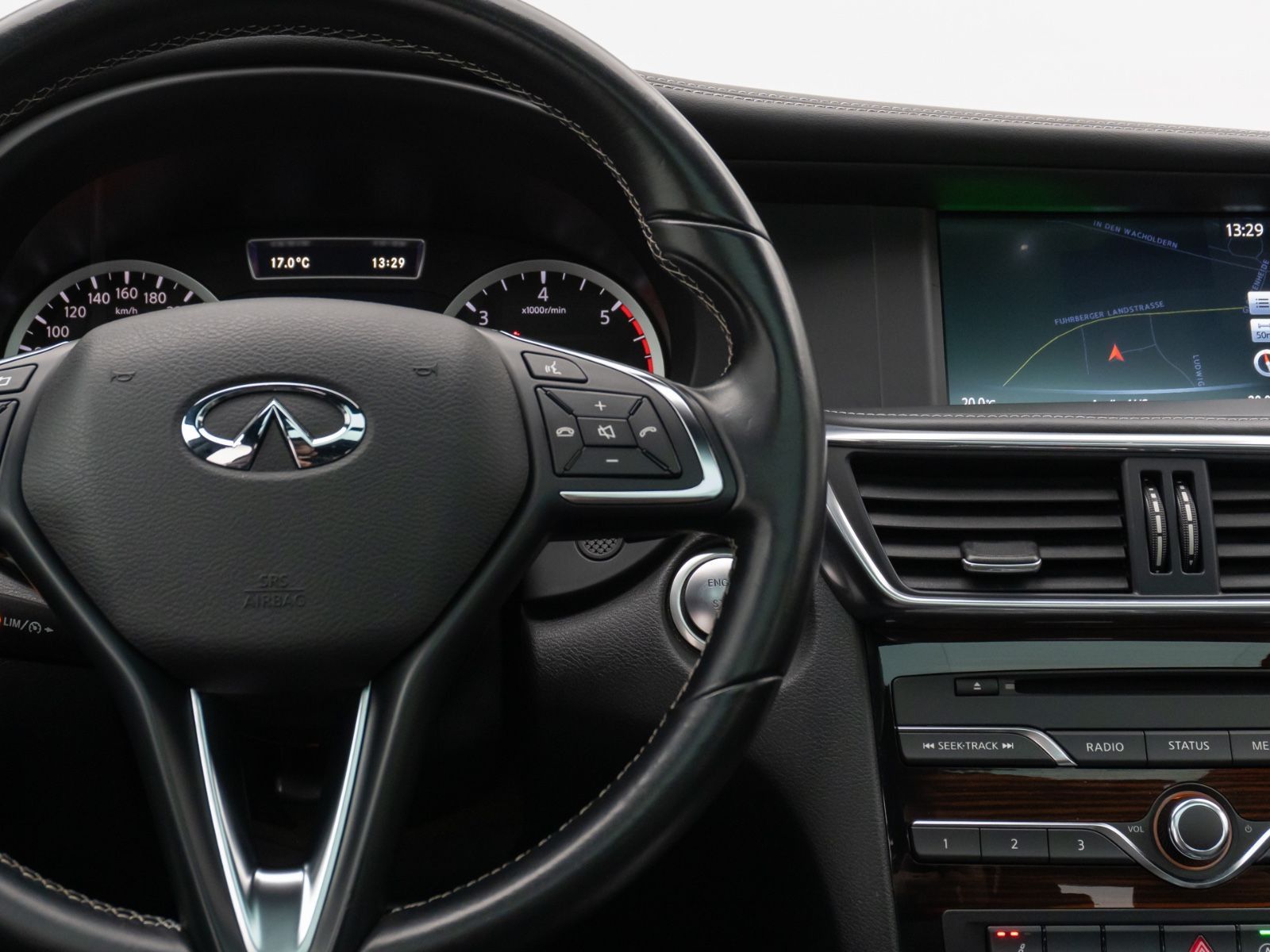 Fahrzeugabbildung Infiniti Q30 2.2 d Premium 360°Panorama Navi Sitzhzg LED