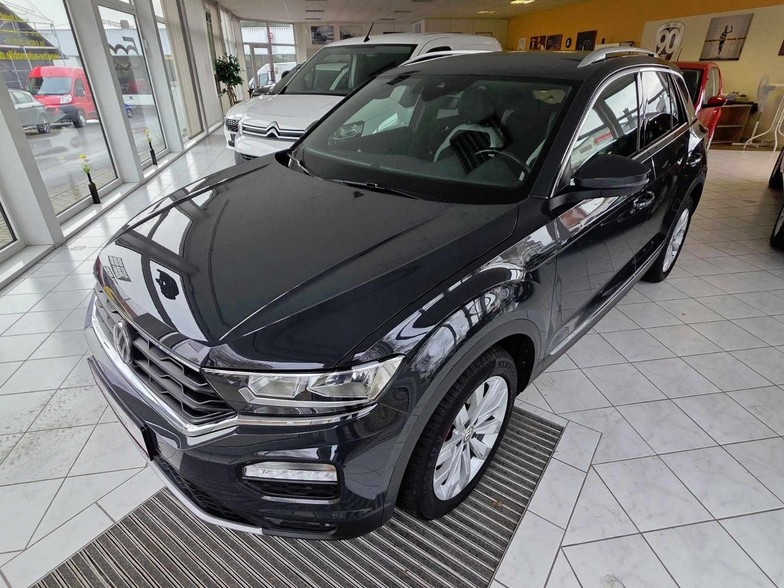 VW T-Roc 1.5 TSI ACT Sport Sitzheizung PDC vo/hi