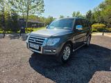 Mitsubishi Pajero - graue Mitsubishi Pajero