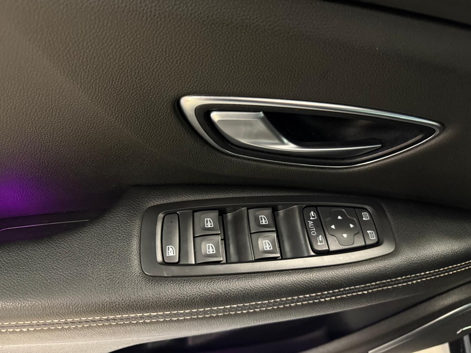 Fahrzeugabbildung Renault Scenic ENERGY dCi 160 EDC Bose Edition/ 7.SITZER