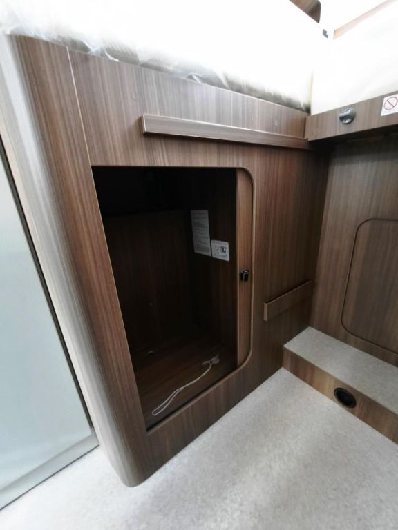 Fahrzeugabbildung LMC Cruiser 740 EL Verfüg./Sparen 6.521,- €