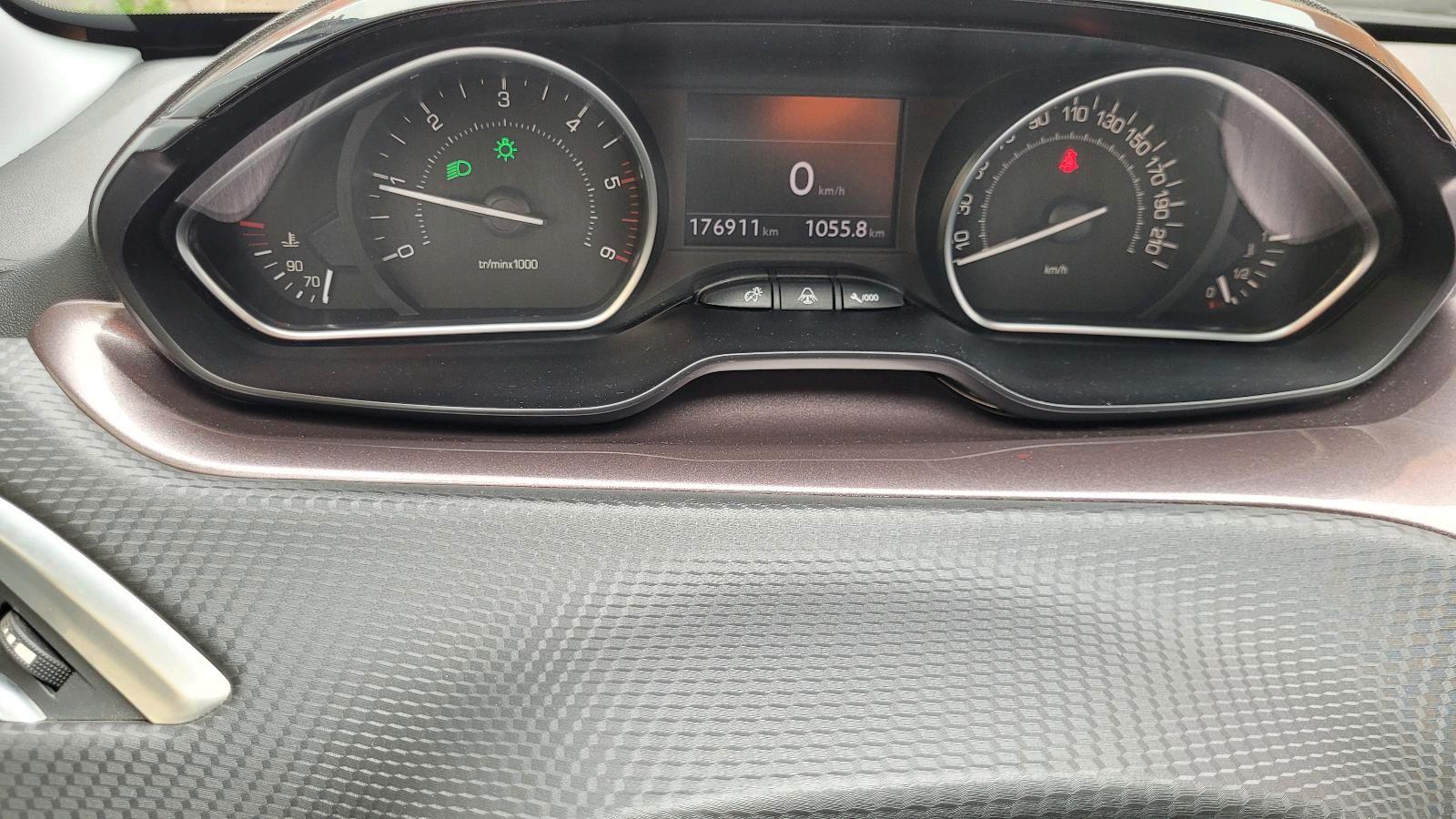 Peugeot 2008 2013 — двигун 92 HP (68kW)