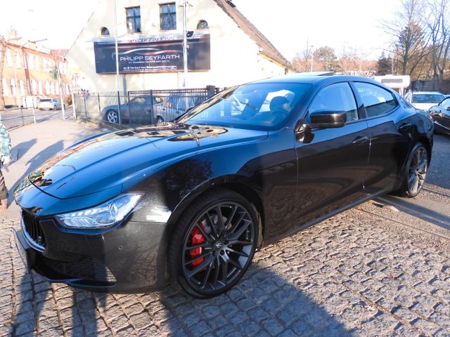 Maserati GHIBLI LIMOUSINE 3.0 V6 *VOLLAUSSTATTUNG*