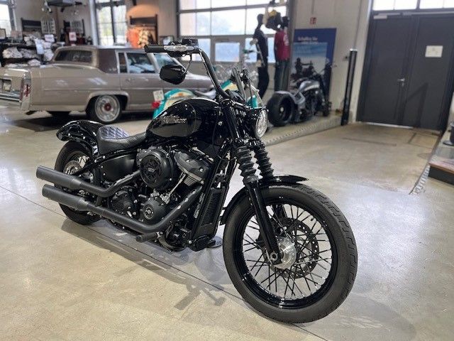 Fahrzeugabbildung Harley-Davidson FXBB Street Bob 107CUI mit Kesstech Auspuff