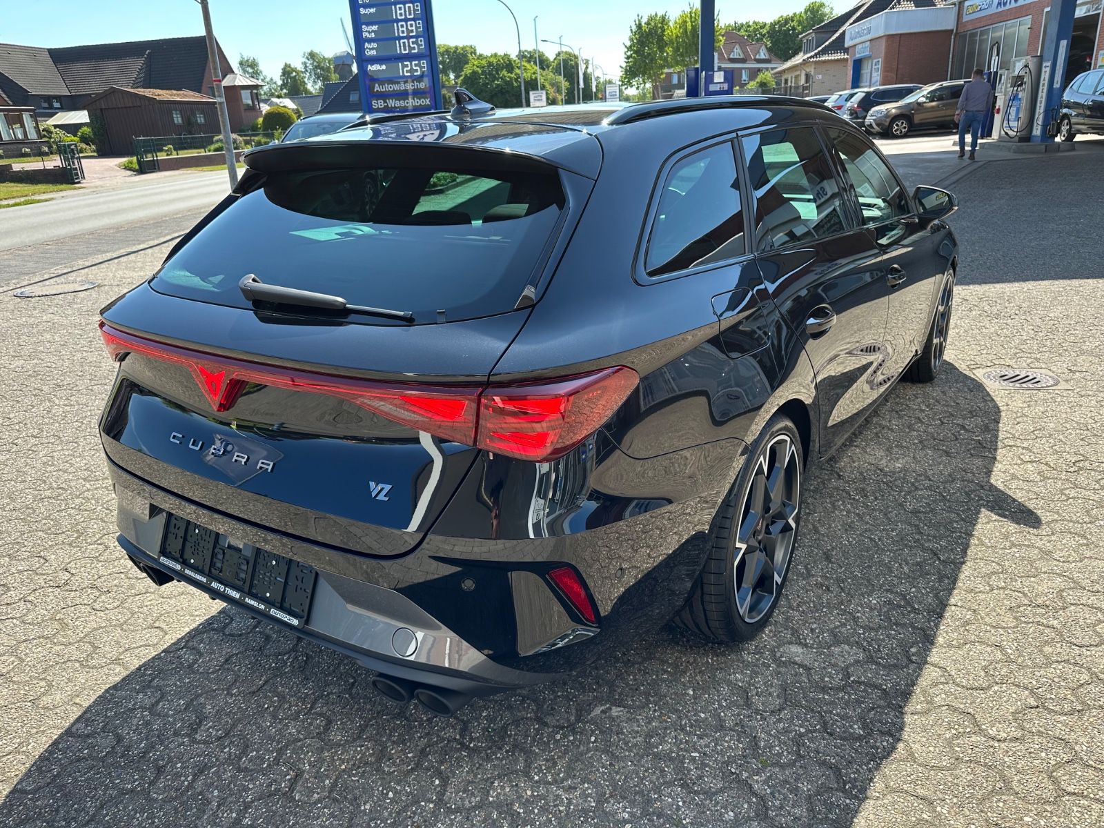 Fahrzeugabbildung CUPRA Leon ST 2.0 TSI 4Drive VZ Pano/AHK/Navi/ACC