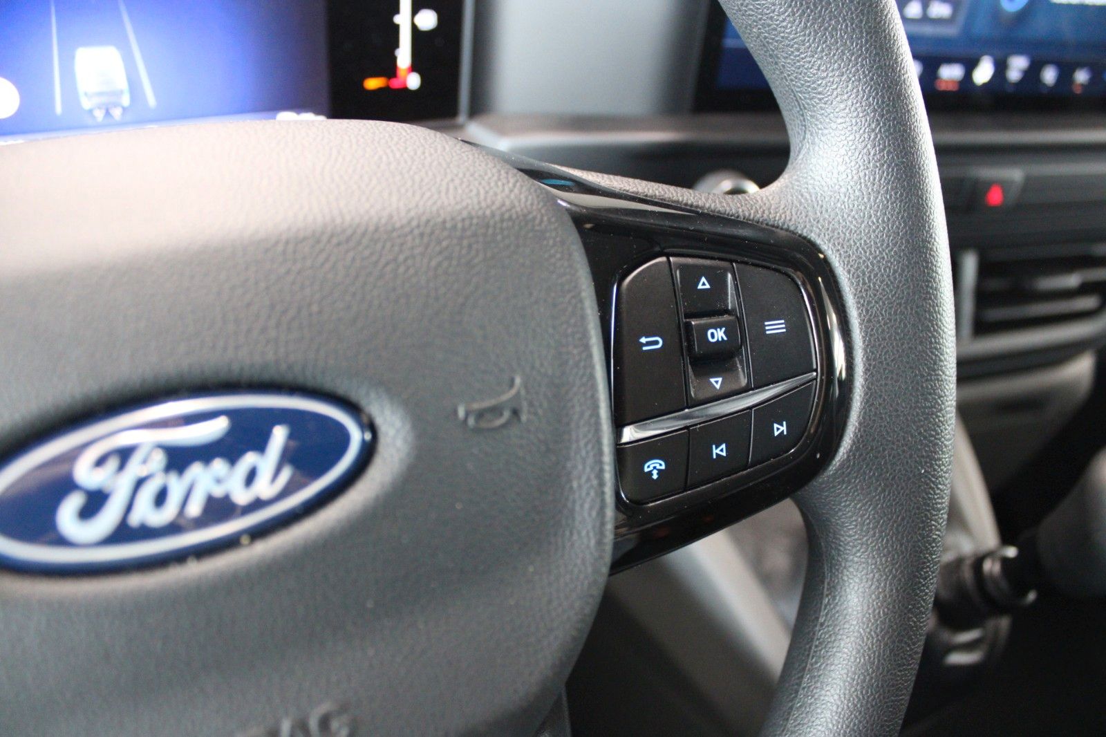 Fahrzeugabbildung Ford Transit Custom L2 TREND AHK TechnologiePaket2