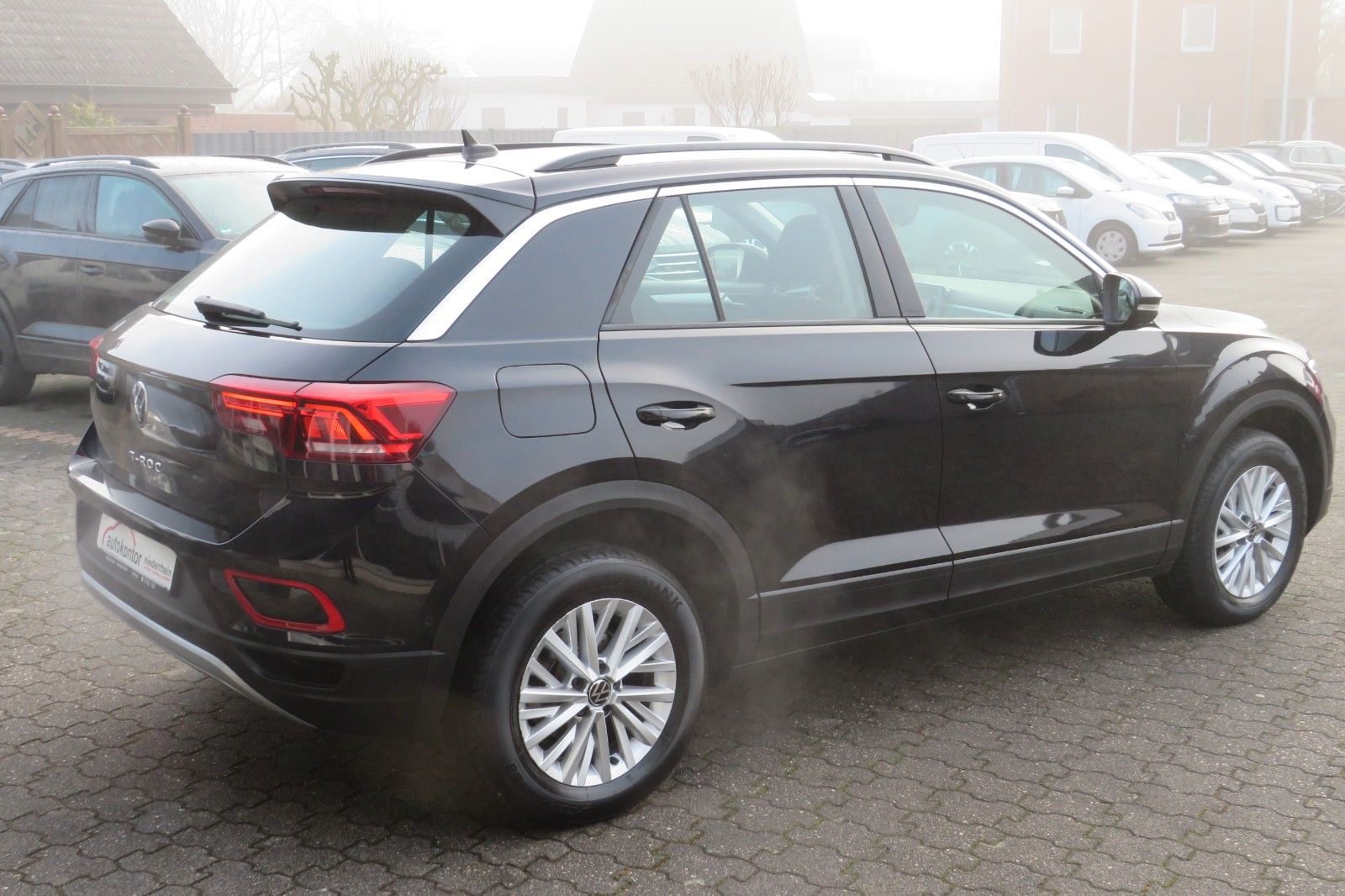 Fahrzeugabbildung Volkswagen T-Roc Life LED AHK KAMERA ACC NAVI 1.HD