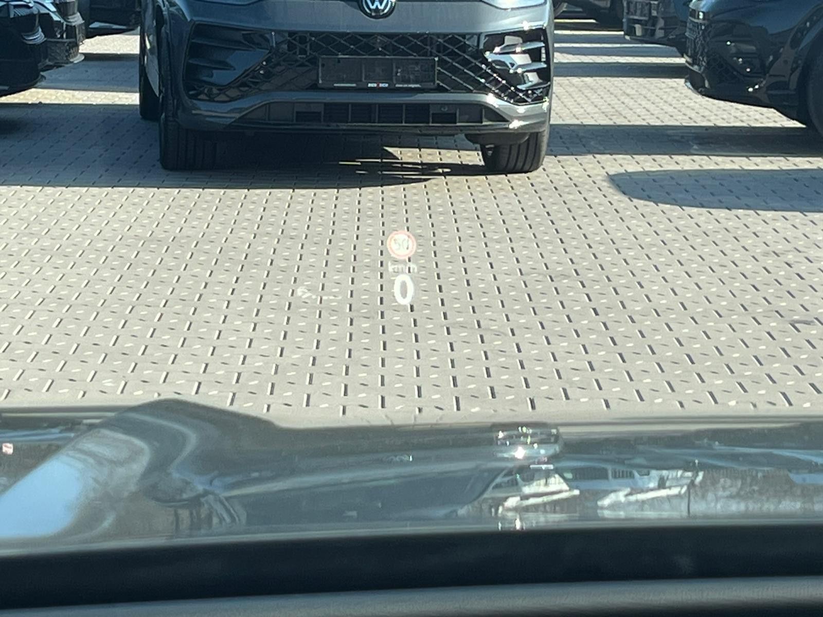 Fahrzeugabbildung Volkswagen Tayron 2.0 TDI 4M R-Line BLACK*7Si*MATRIX*PANO