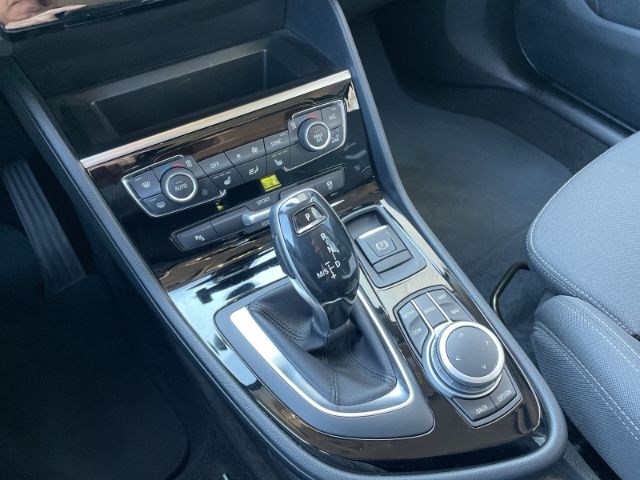 Fahrzeugabbildung BMW 218 Active Tourer d Adnantage Autom. Navi, Einpa