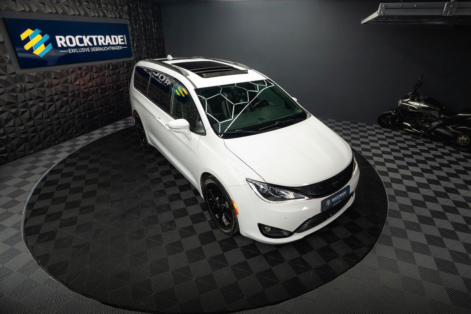 Fahrzeugabbildung Chrysler Pacifica 3.6 V6 LIMITED Night *Pano*CarPlay*ACC