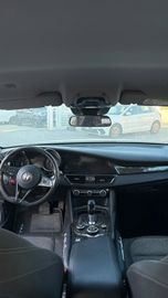 Alfa-Romeo Giulia - 6