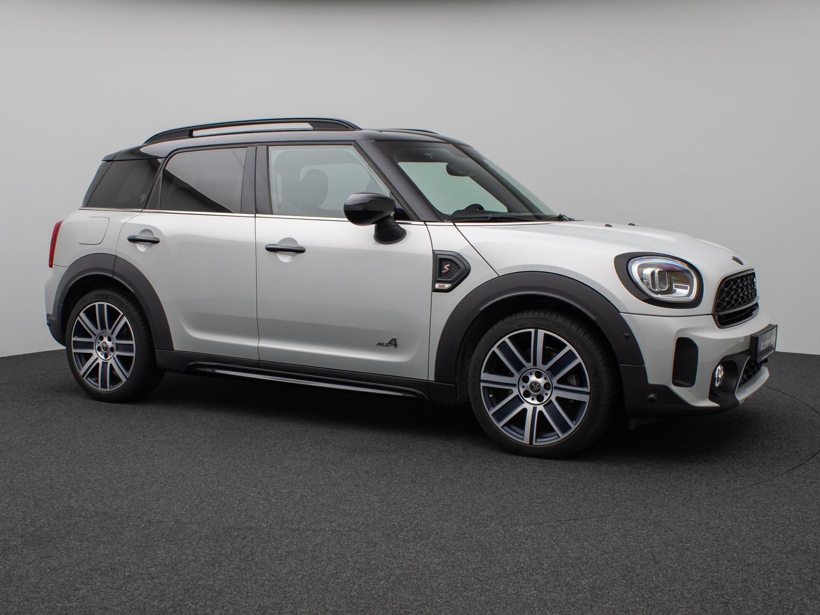 Fahrzeugabbildung MINI Cooper SD Countryman ALL4 HUD DAB Kamera 19Zoll