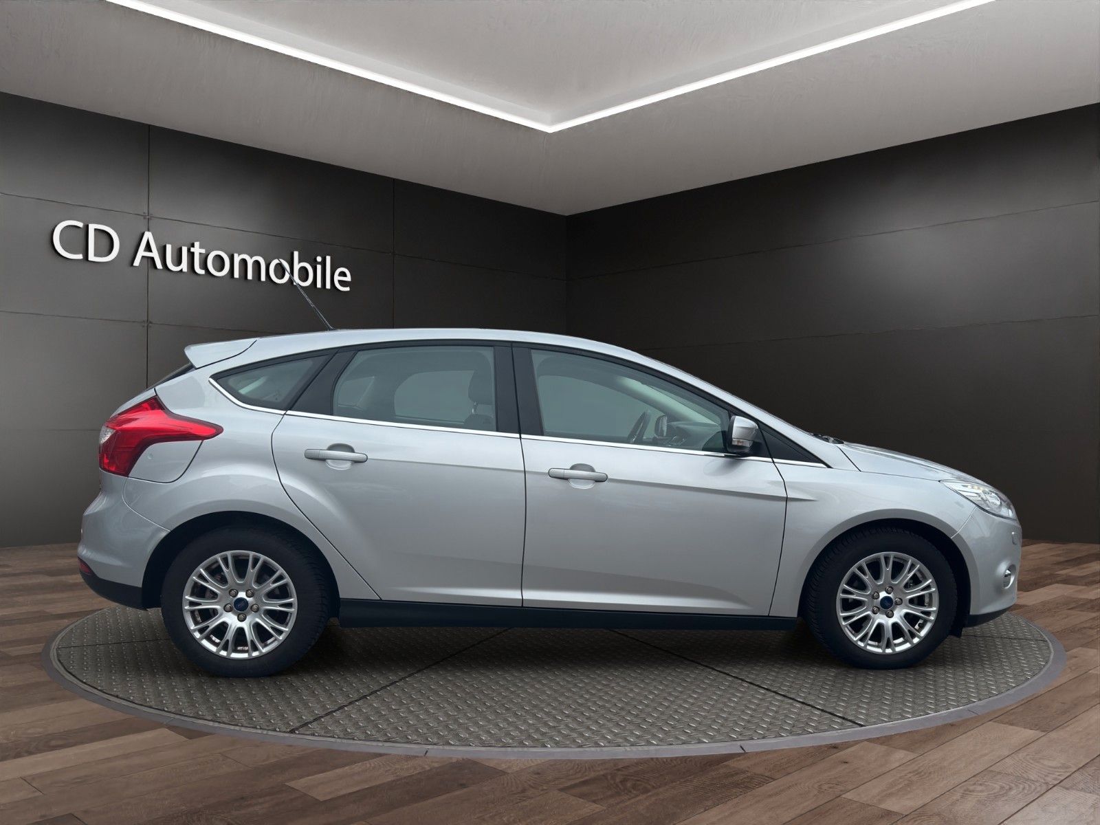 Fahrzeugabbildung Ford Focus Lim. Titanium Automatik/1HAND