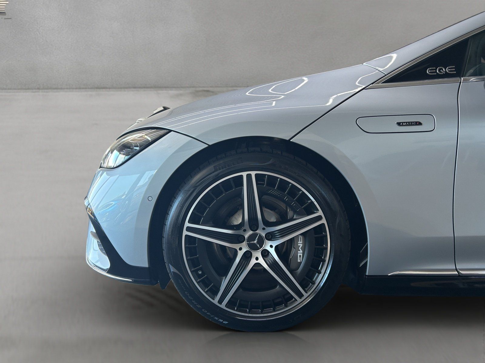 Fahrzeugabbildung Mercedes-Benz EQE 53 AMG Prem+ HYPER Pano DISTRO Memo AIRMATIC