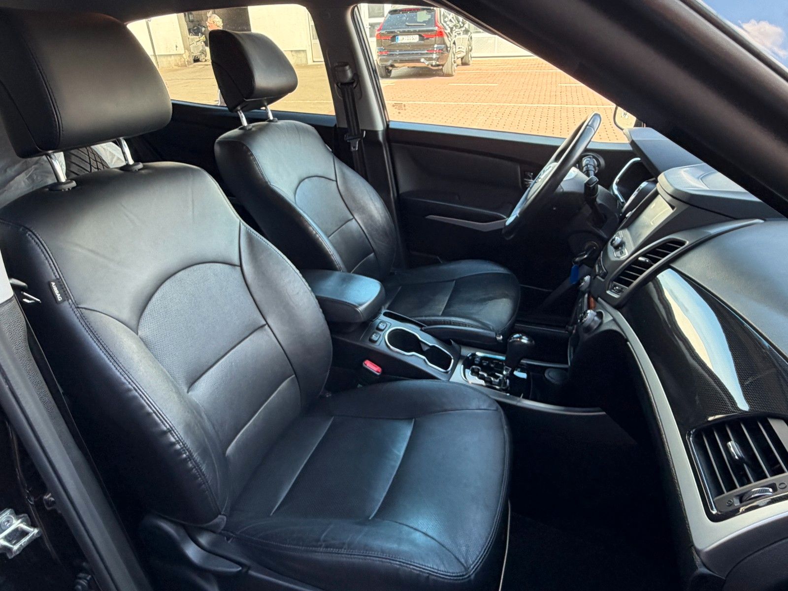 Fahrzeugabbildung Ssangyong Korando 2.2 e-XDi 220 *Nav*8fach*Kamera*AWD*PDC*