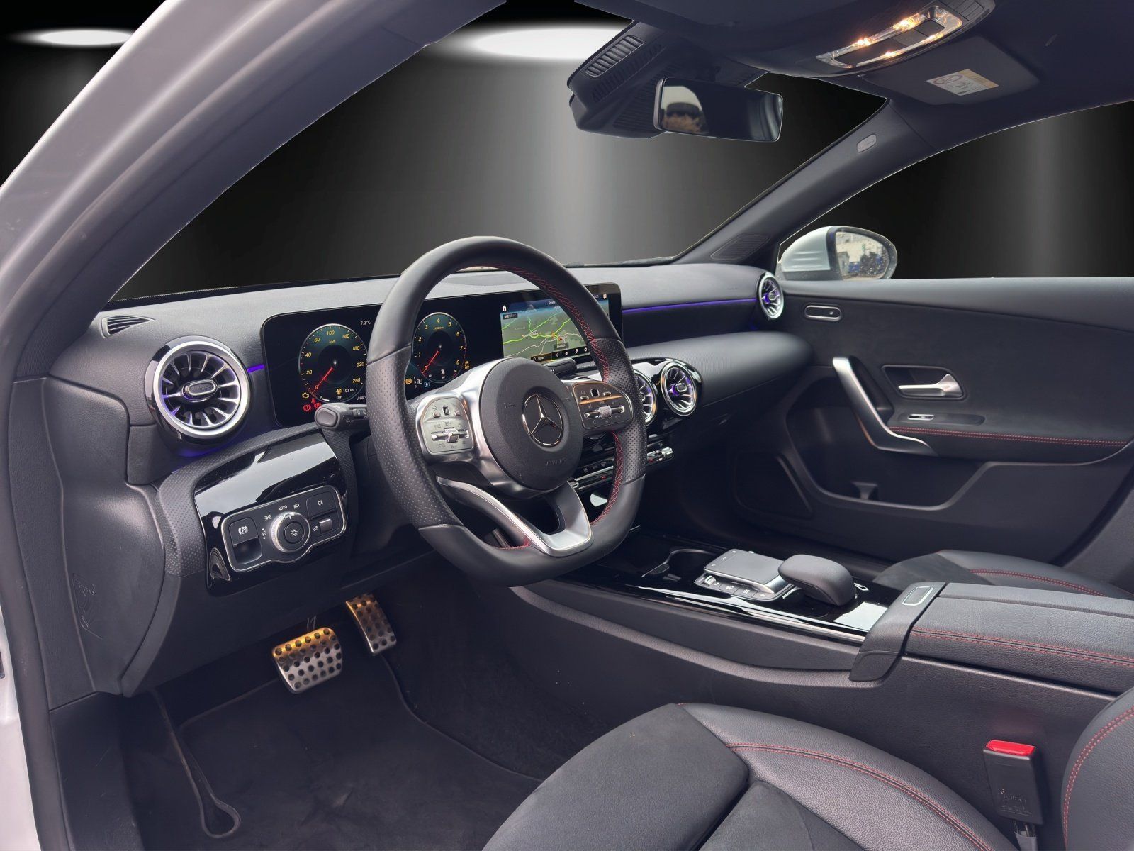 Fahrzeugabbildung Mercedes-Benz A 250 AMG HighEndMBUX Business DISTRO Kamera DAB